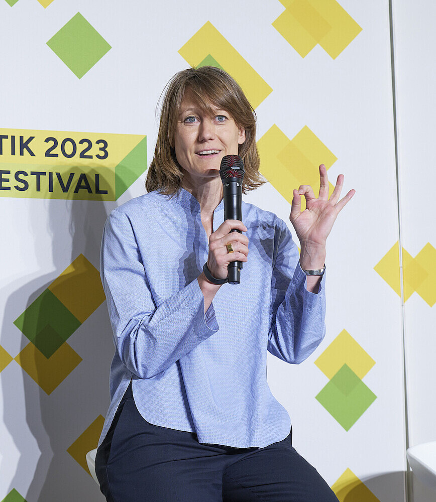 Godela Roßner auf der Bühne bei der GI-Jahrestagung 2023